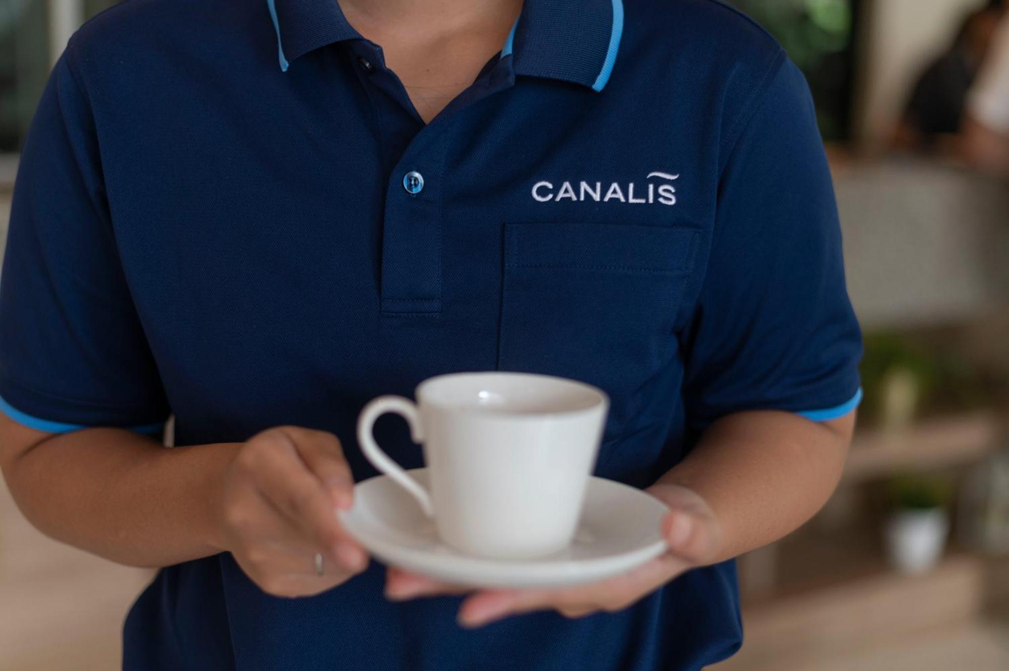 โรงแรมแคแนลลิส สุวรรณภูมิ แอร์พอร์ต กรุงเทพมหานคร ภายนอก รูปภาพ A Canalis employee
